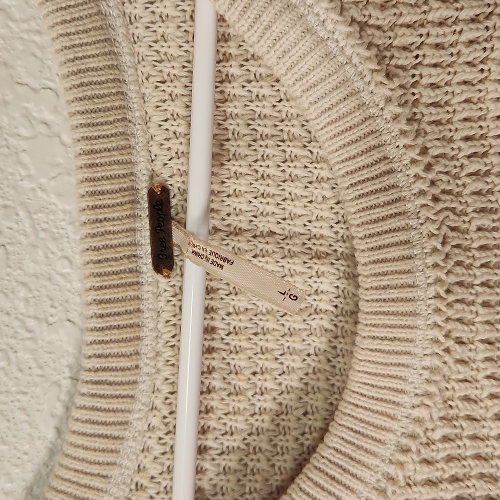 Free People Moonshine Cream Off-Shoulder Cotton Sweater Size L - Picture 4 of 5